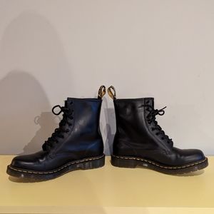 Dr Martens 1460 Smooth Leather Lace Up Boots
